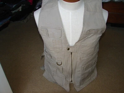 TravelSmith Photographer Safari Travel Cargo Utility Vented Vest Size Medium - Image 1 of 4