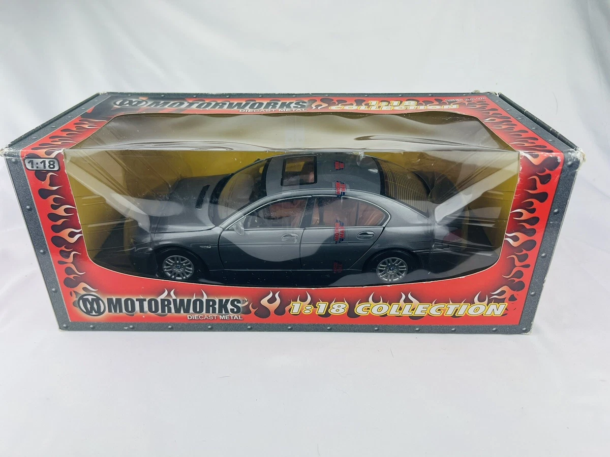 BMW 745i ミニカー 1/18 BMW 745i E65 ミニカー Welly 1/18 - メルカリ