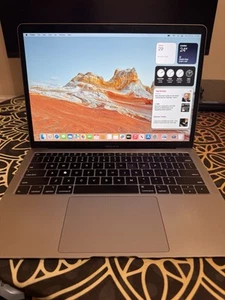 Apple MacBook Air 2018 Retina, 13 Zoll, Intel Core I5, 8GB RAM, Silber - Bild 1 von 7