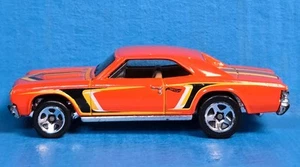 Hot Wheels '68 Chevelle orange 1:64 Diecast 36 mit gelb schwarz-weißem Auto 01 - Bild 1 von 6