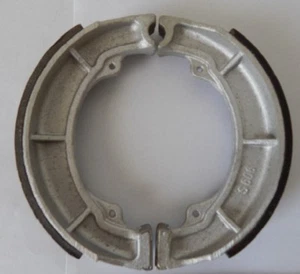 Zapatas de freno traseras para motocicleta Suzuki GC250-550/LS650/GR650 EBC 606 nuevas - Imagen 1 de 1