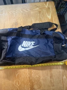 Marineblaue Nike Reisetasche XL Reisetasche über Nacht Training Taschen Handgepäck Vintage EUC - Bild 1 von 11