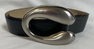 Fashion Belt Women’s Sz L Chunky Horseshoe Silver Buckle Black Leather - Picture 1 of 11