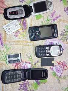 Vecchi Telefoni Cellulari - Foto 1 di 9