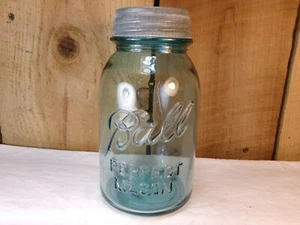 Tarro de conservas vintage Ball Perfect Mason Aqua Glass tamaño cuarto de galón con tapa de zinc - Imagen 1 de 5