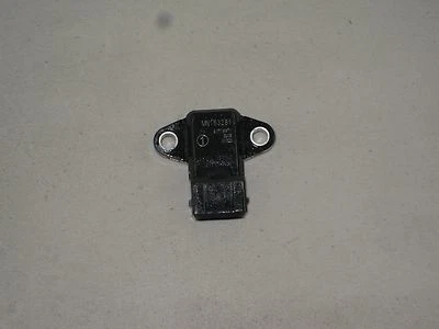 Sensor de impulso de mapa de presión de aire absoluta colector Mitsubishi OEM de fábrica MN153281 Foto 1 de 2