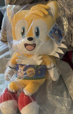 Kidrobot Sonic The Hedgehog Super Sonic 16" HugMe Shake Action Plush NEW! - Image 1 of 4