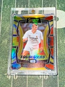 2023-24 Panini Select FIFA Select Stars Tie-Dye Zinedine Zidane/49 Real Madrid - Imagen 1 de 2