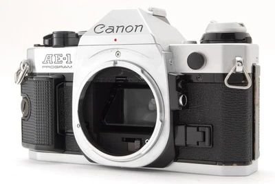 [FAST NEUWERTIG] Canon AE-1 Program silberne analoge Spiegelreflexkamera 35 mm Gehäuse aus Japan - Bild 1 von 4