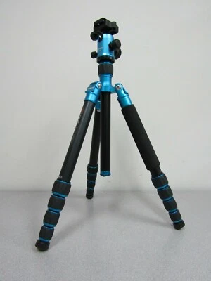 MeFOTO A2350Q2B GlobeTrotter Aluminum Travel Tripod Kit (Blue) Max Load 26.4 lb  - Image 1 of 4