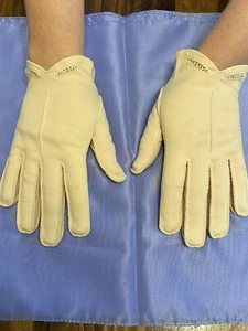 VINTAGE 1950’s LADIES CLOTH PINK GLOVES IN GREAT SHAPE SMOKE FREE c5 - Picture 1 of 14