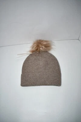 Gorro con pompón de piel sintética puño acanalado SASSO + SMYTH en color topo #F42HS500 NUEVO CON ETIQUETAS Foto 1 de 3