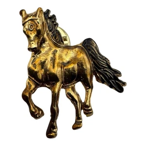 Broche vintage de 1” con detalles de esmalte en tono dorado de solapa de caballo - Imagen 1 de 4