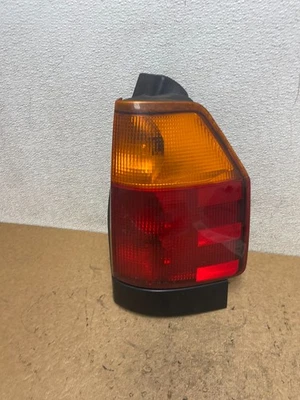Luz trasera lateral derecha GMC Envoy 2002-2009 pasajero OEM T0870 DW Foto 1 de 4