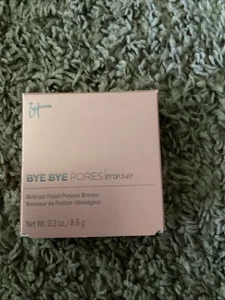 it Cosmetics Bye Bye PORES Bronzer (Beach) Poreless Finish Airbrush Bronzer NIB - Picture 1 of 1