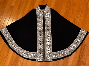 Anne Klein Sweater Cape Black/White Poncho Shawl Cardigan Cape Large Logo Zipper - Picture 1 of 6