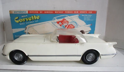 Kit modelo montaje Chevrolet Corvette vintage de Ideal Toys con caja Foto 1 de 4