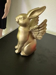 Kaninchen Hase mit Engelsflügeln süßes Häschen in Gold Dekoobjekt - Bild 1 von 6