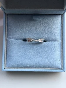 9ct White Gold & Diamond Shaped Wedding Ring Size I - Picture 1 of 7