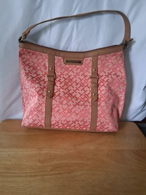 Bolso de mano rosa Tommy Hilfiger Foto 1 de 4