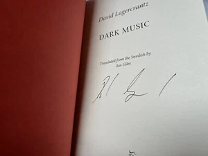DAVID LAGERCRANTZ - Dark Music SIGNED 1/1 Hb - 2022 - THRILLER - REKKE book 1 - Picture 1 of 2
