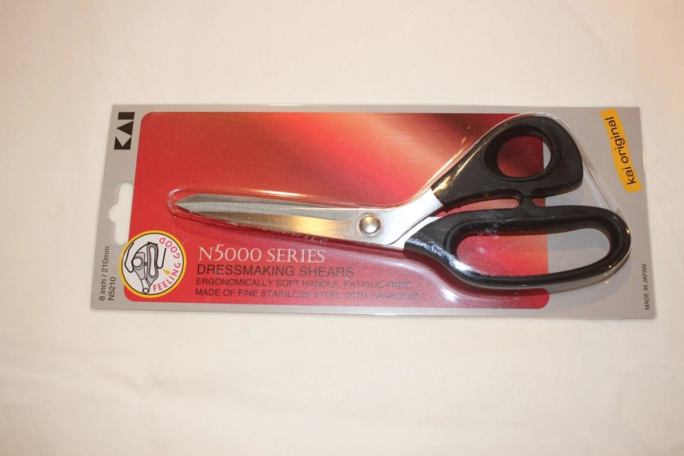 KAI N5210 8" TAILORING /DRESSMAKING SCISSOR WITH FREE SHARPENING - Image 1 of 1