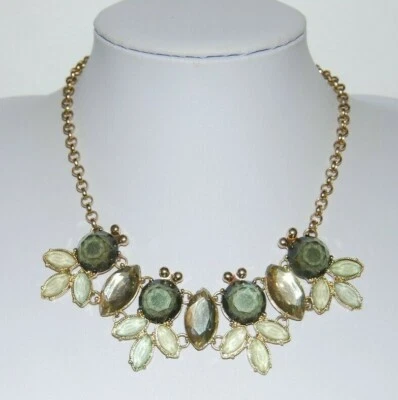 BEAUTIFUL GREEN & GOLDEN TONES ACRYLIC & METAL LINKED PIECES STATEMENT NECKLACE - Image 1 of 4