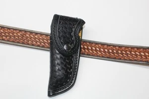 Funda de cuchillo vertical para mano izquierda hecha para adaptarse a un dólar. 110 son similares. - Imagen 1 de 6