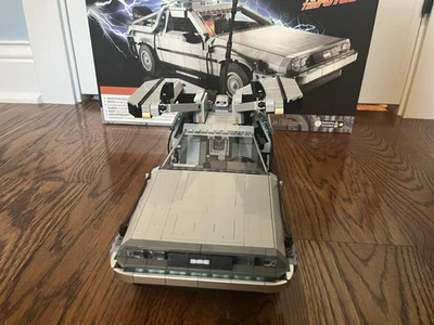 LEGO Icons: Regreso al Futuro Máquina del Tiempo (10300) Foto 1 de 4