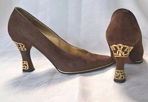 Pumps, Sauro, Gr.37, Wildleder,braun,Metall-Ornamente in gold,Spule-Absatz,9 cm - Bild 1 von 9