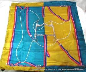 SCIARPA SETA GUCCI VINTAGE Italia 34x34 Imbracatura Catene Corno Francese con SCATOLA Autentica - Foto 1 di 5