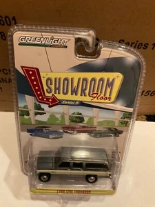 Greenlight Showroom Floor 1986 GMC Suburban BARE METAL CHASE - Picture 1 of 1