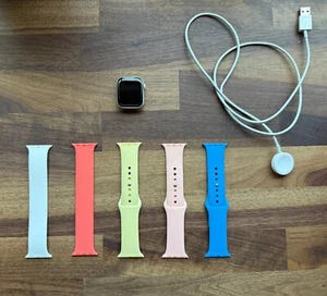 Apple Watch Series 5 40mm Silver Aluminum Case (GPS) Pre-Owned + Band Bundle - Photo 1 sur 4