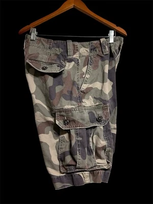 Pantalones cortos cargo camuflados American Eagle Live Your Life 28 para hombre Foto 1 de 4