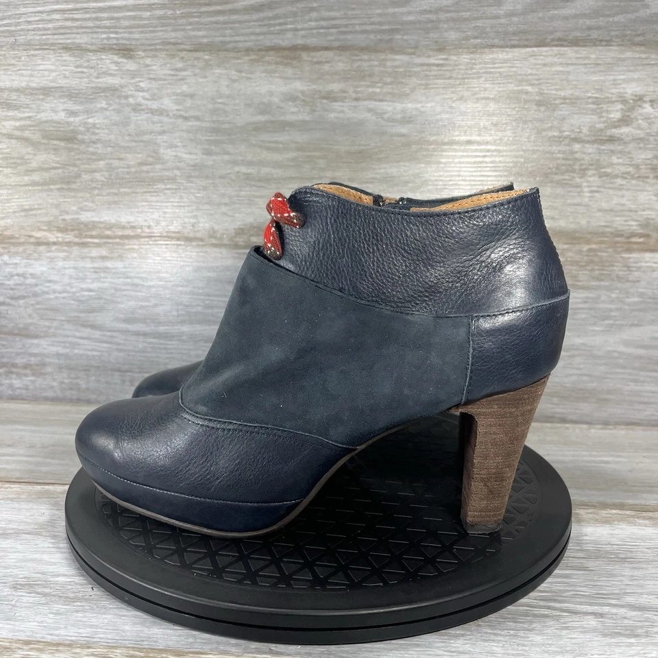 Lucky Penny Woman’s Blue Leather Lace Up Heeled Ankle Boots Size 10 - Image 1 of 4