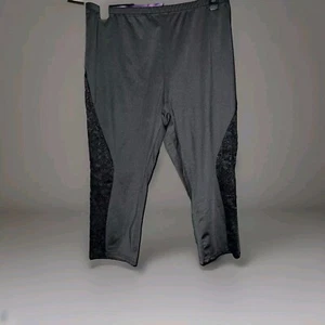 WOMAN'S BLACK LEGGINGS SIZE 2XL W/SEE THRU LACE FLOWERS NWT - Picture 1 of 11