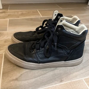 Zapatilla deportiva Diesel S-Spaark de cuero de caña media para hombre talla 9,5 negra para montar en motocicleta - Imagen 1 de 5