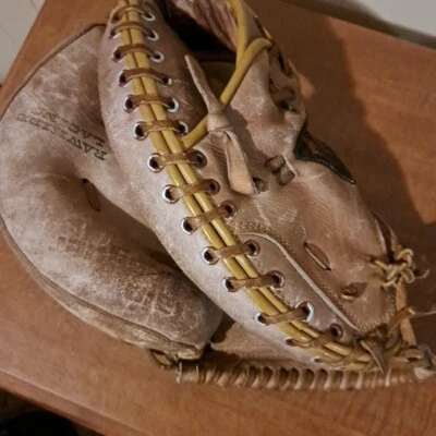 Vintage Louisville Slugger Catchers Mit Hillerich # Brabsby 33 In - Image 1 of 4