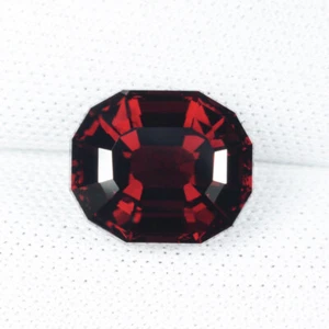 4.40 ct NIGERIA_NATURAL SPESSARTITE GARNET Deep BLOOD RED FANCY CUT  See Vdo DL - Picture 1 of 2