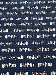 Camelot Harry Potter 100% cotton fabric by the yard Houndstooth background - Picture 1 of 6