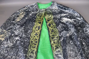 Harry Potter Invisibility Cloak with Exclusive Gift Box Package - Picture 1 of 4