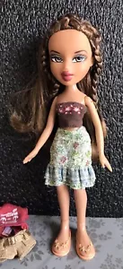 "MUÑECA BRATZ 10"", YASMIN DE VERANO BESADA AL SOL con 2 TRAJES ORIGINALES, 2001, ¡BUENA! - Imagen 1 de 10