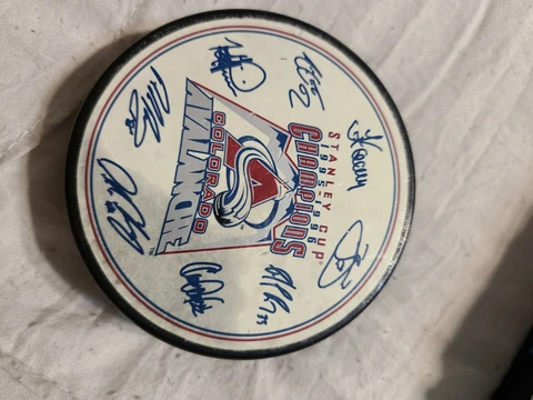1995-96 STANLEY CUP CHAMPION COLORADO AVALANCHE BURGER KING HOCKEY FOTOPUCK LOT Cover