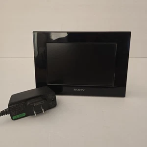 Sony S-Frame 7” Digital Picture Frame DPF-C700 - Picture 1 of 7