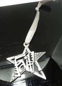 Adorno Chico’s STAR FE COLOR PLATA CANADÁ 2,5 pulgadas - Imagen 1 de 3