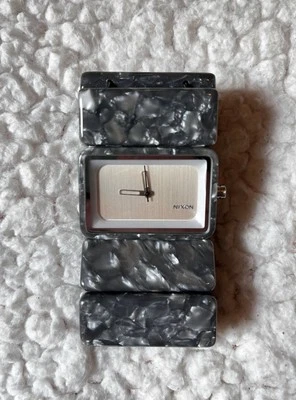 Vintage Women’s NIXON - THE VEGA - Watch Bracelet / 2008 / Gray / Needs Battery - image 1 of 4