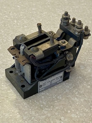 RELÉ AUXILIAR WESTINGHOUSE TIPO SG ESTILO 1208676-C Código Morse Ferrocarril Foto 1 de 4