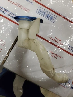 11-18 VOLKSWAGEN JETTA LIMPIAPARABRISAS LAVADORA DEPÓSITO OEM Foto 1 de 3