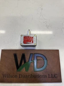 Unimax Splash Proof Switch 20A 120/240/480 KWL-J KWLJ NOS E51 - Picture 1 of 5