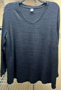 Old Navy Maternity Gray Long Sleeve V-Neck Flyaway Hem Nursing Tee Sz Sm NWT - Picture 1 of 9